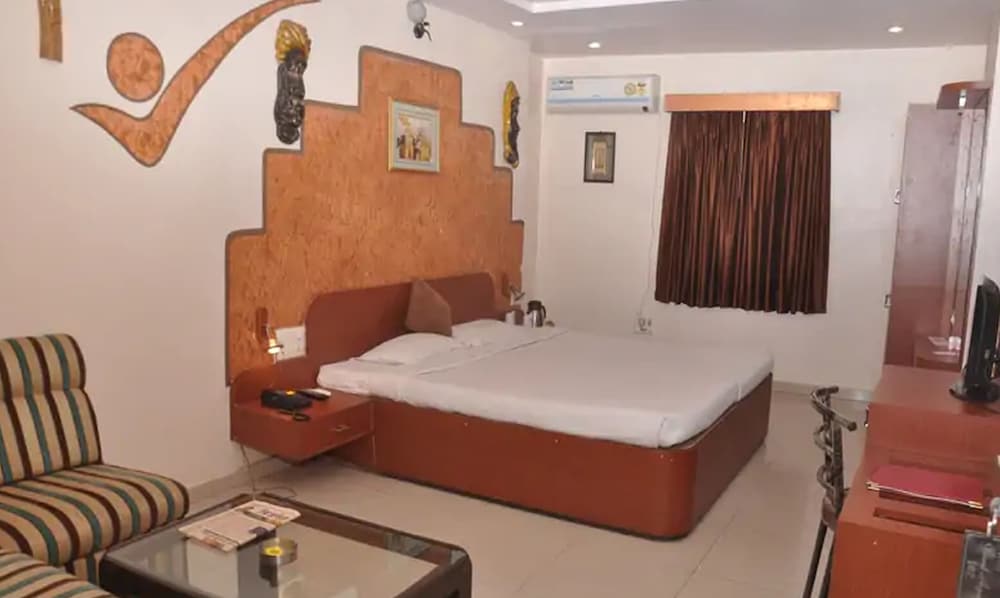 HOTEL GRAND ARJUN 20/50