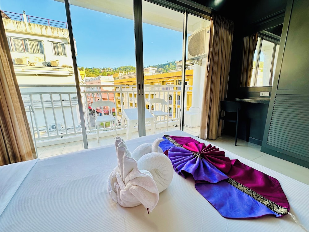 Hotel Baya Patong Beach 36/65