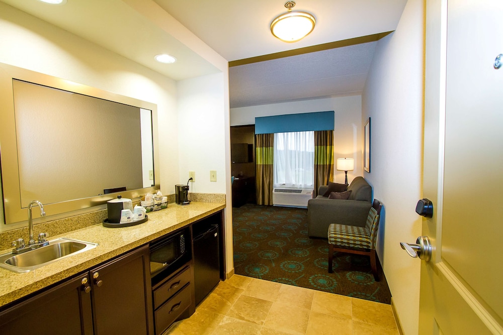 Hampton Inn Fayetteville 58/62