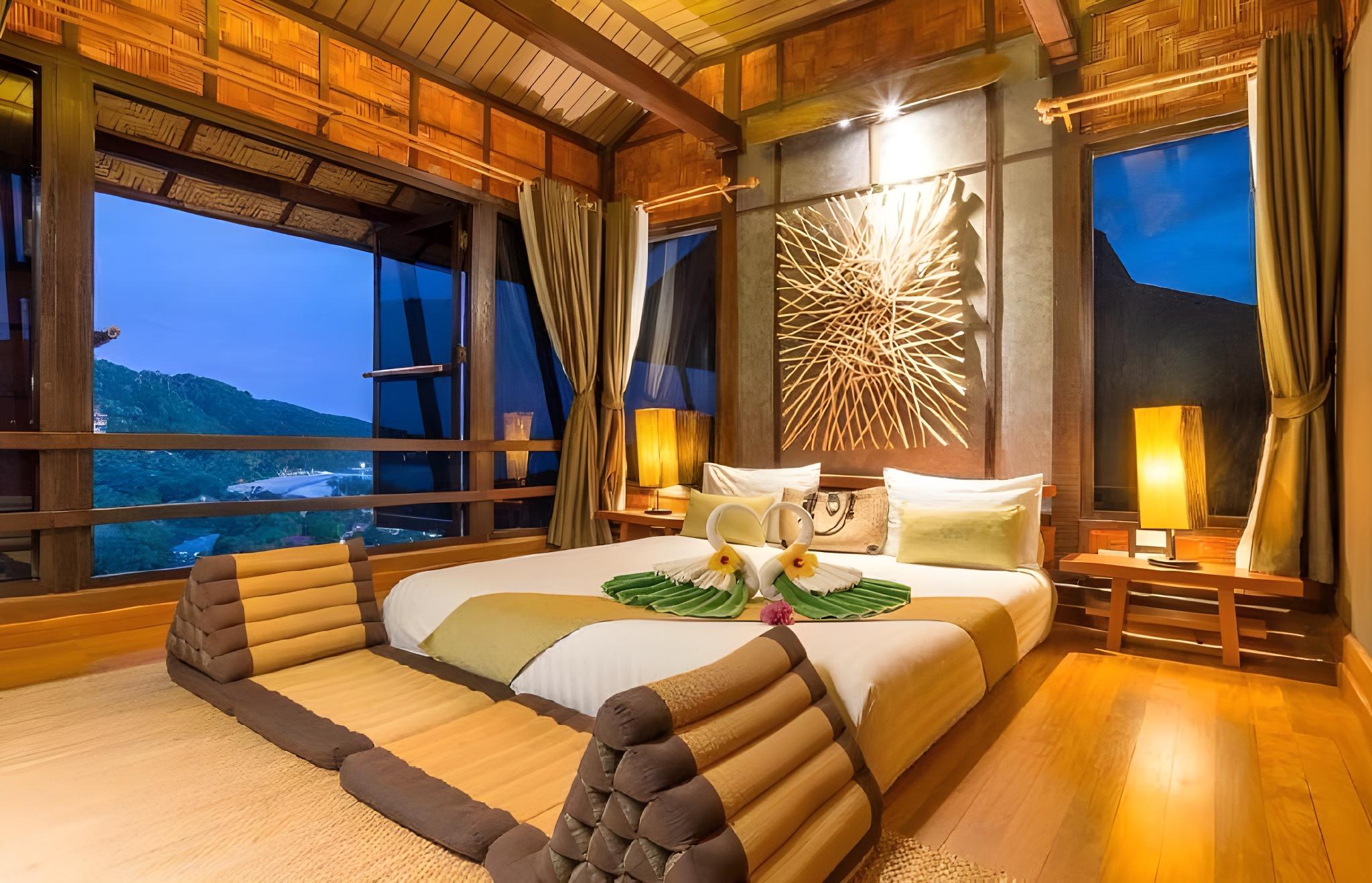 2 Bedrooms, Pool, Suite