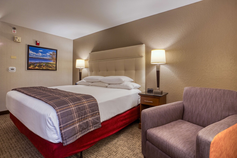 Drury Inn and Suites St Louis Fairview Heights 16/50