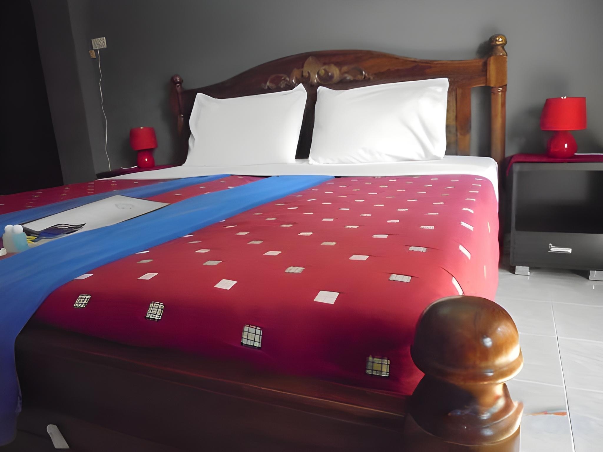 Robins Nest Guesthouse 8/32