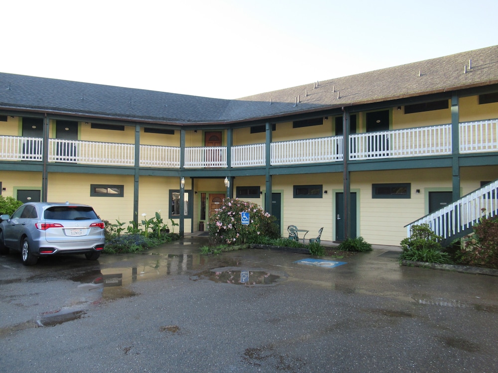 Gualala Country Inn 1/45
