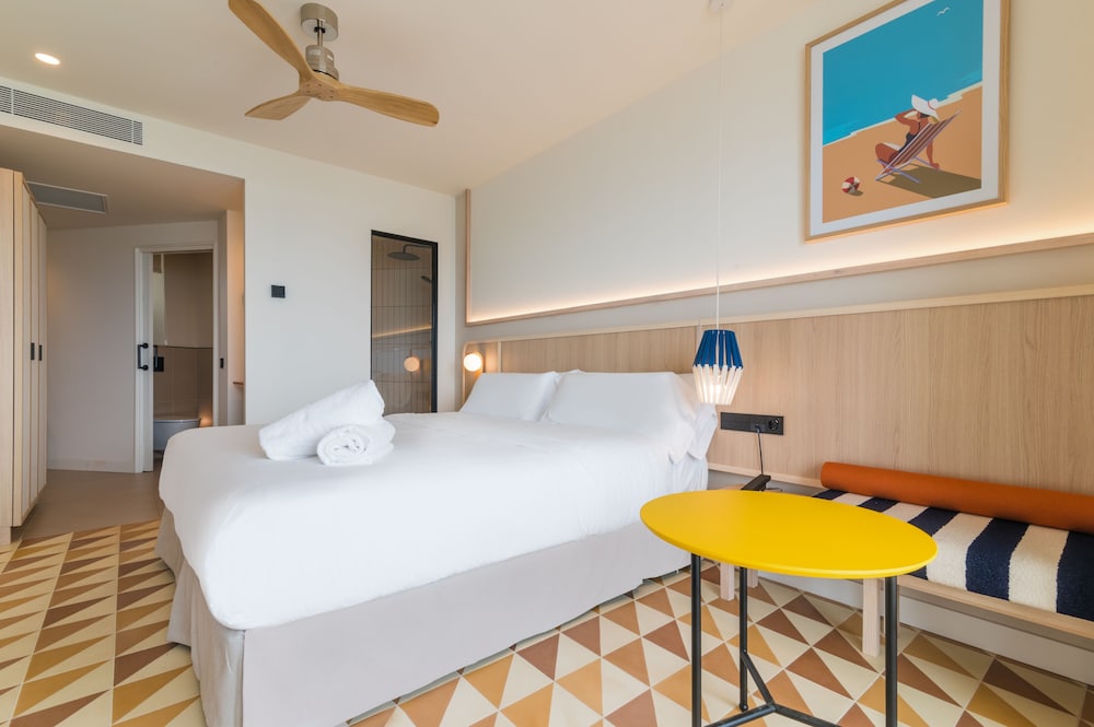 Akquaaa Boutique Hotel 12/48