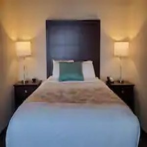 Cobblestone Suites Oshkosh 29/75