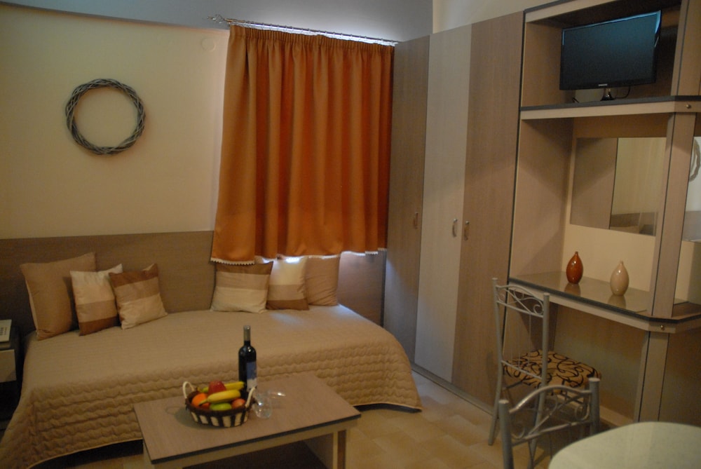 Takis Hotel 21/35