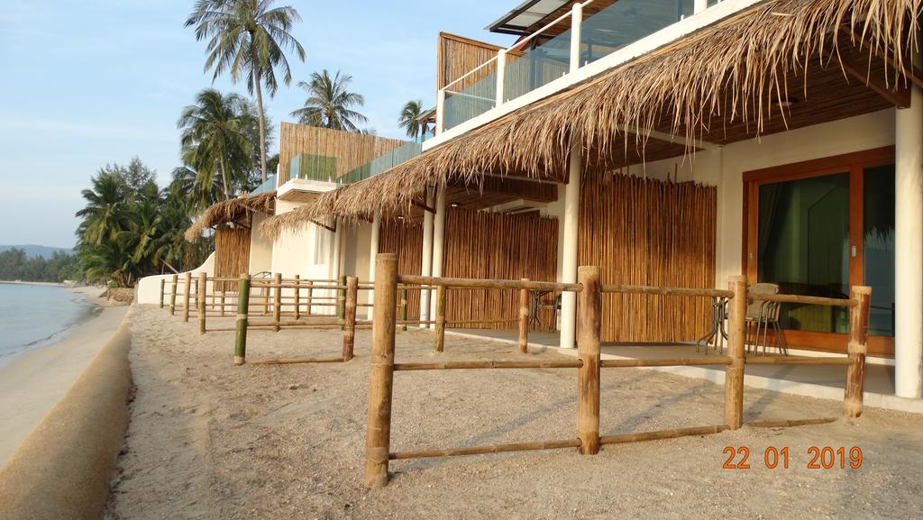 Lipa Lodge Beach Resort 33/43