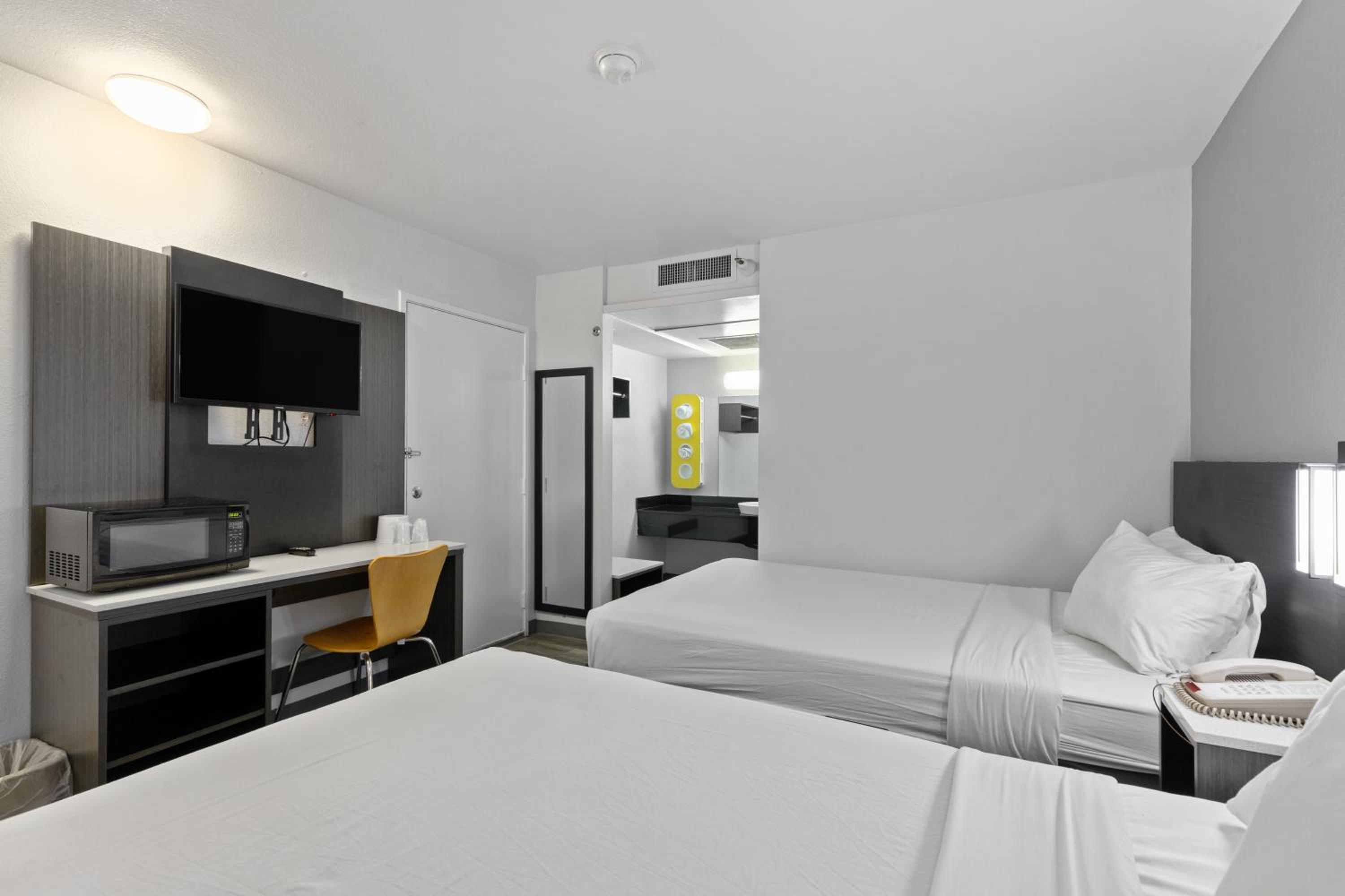 2 Full Beds