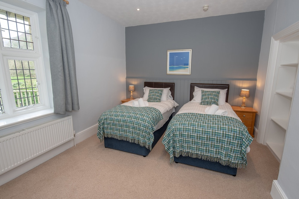 Hunters Inn 4/50