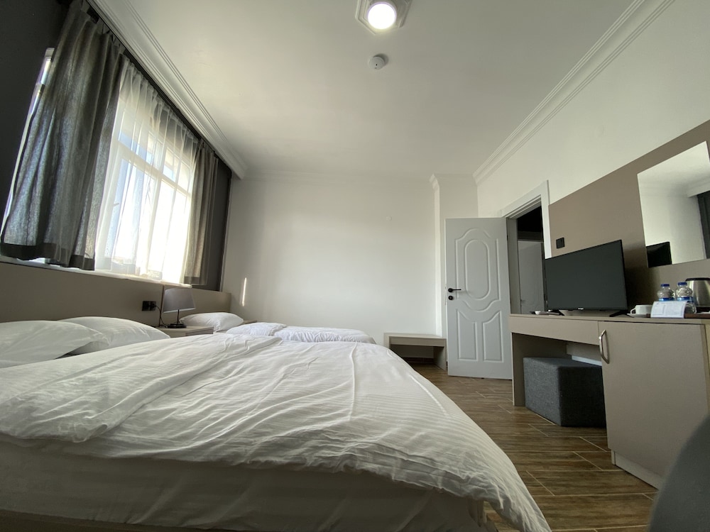 No 57 Suites 13/50