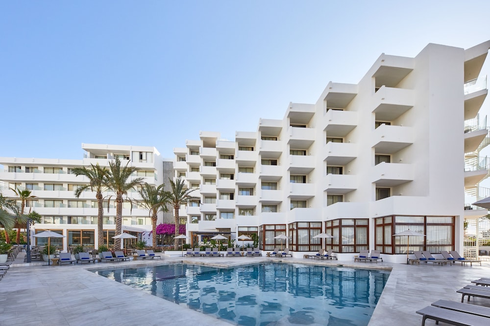 Hotel Tres Torres 3/65