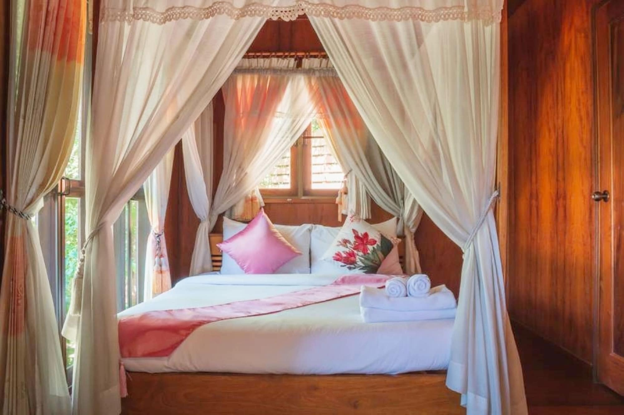 SUPREME, DOUBLE BED, RIVER VIEW