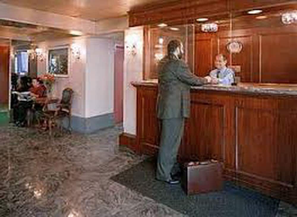 Airway Inn at LaGuardia 9/44