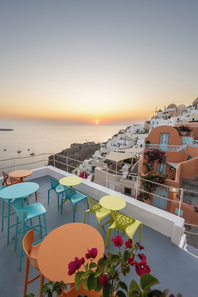 Santorini Paradise 3/46