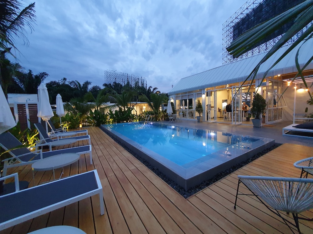 MEET Boutique Resort 35/43