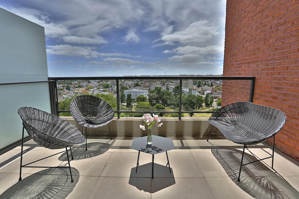 MULEN HOTEL TANDIL 52/61