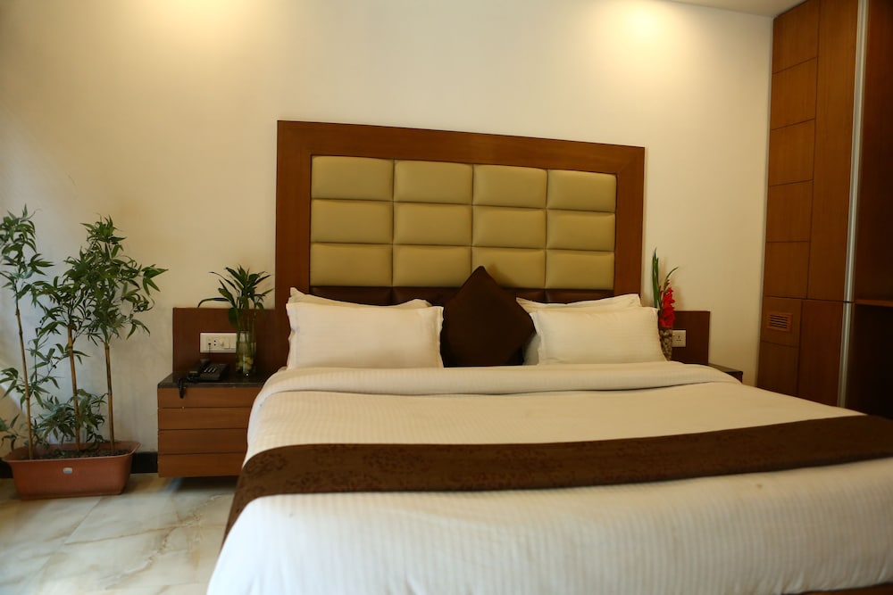 Oyo Rooms Mussoorie Library 15/38