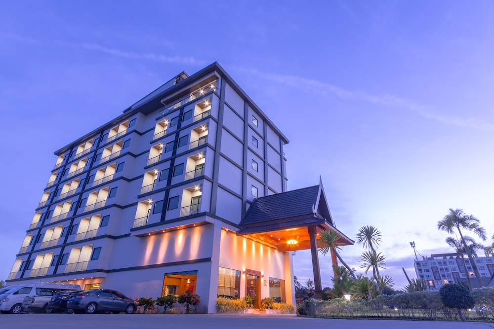 Airport Resort And Spa 2/69