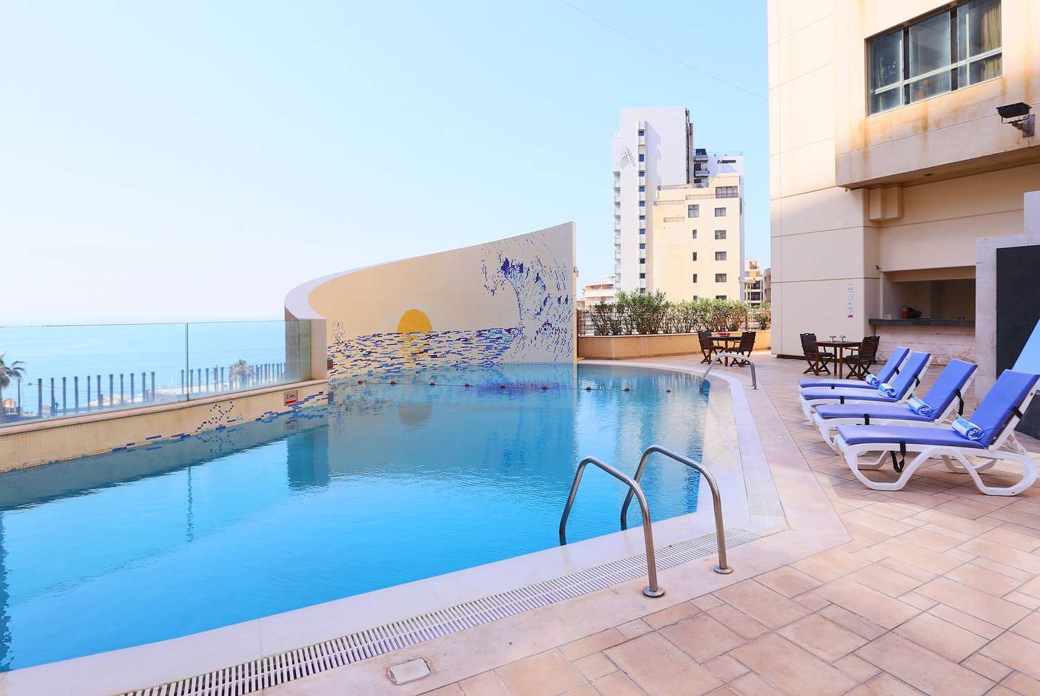 Ramada Plaza by Wyndham Beirut Raouche 33/34