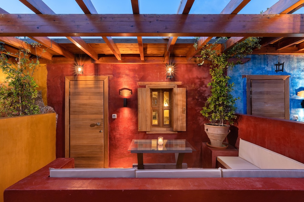 10GR Boutique Hotel & Wine Bar - Adults Only 7/64