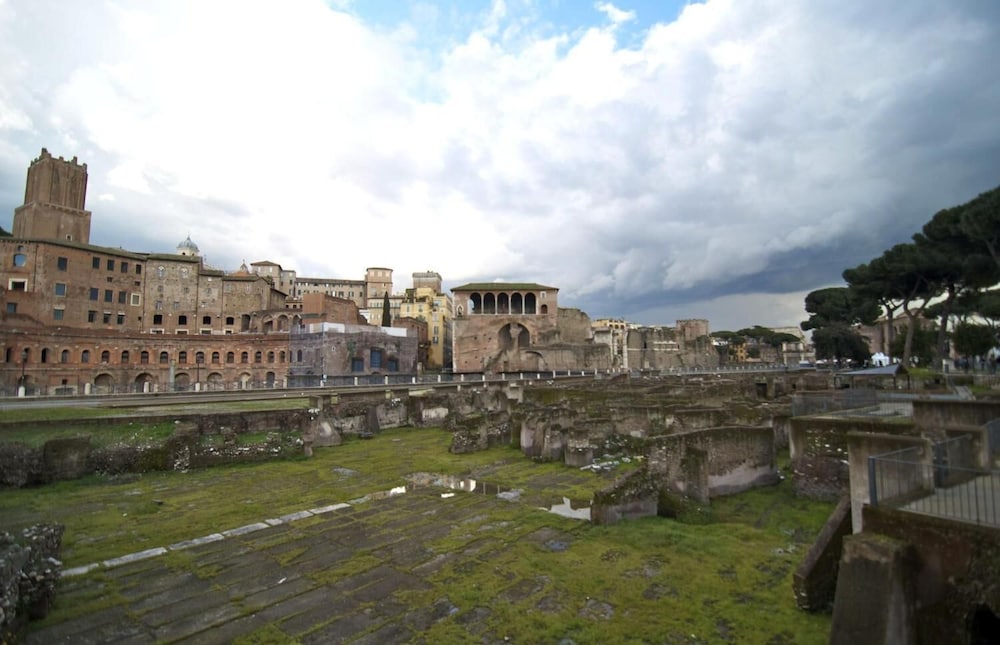 Design Flat for 4 near Colosseum 18/24