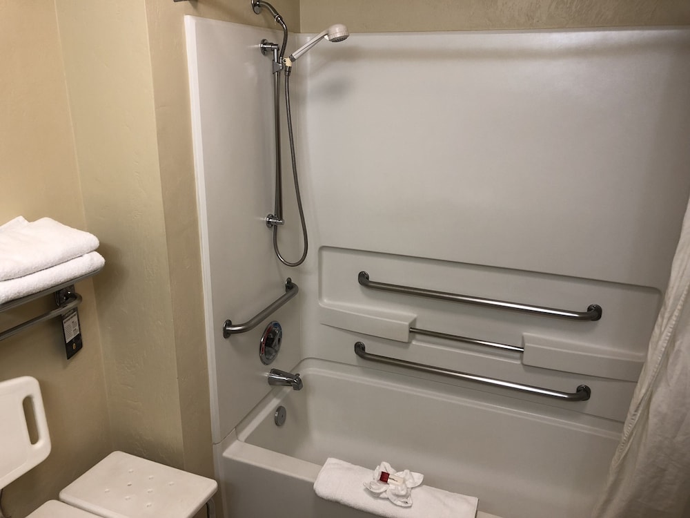 Super 8 By Wyndham Kennewick 20/21