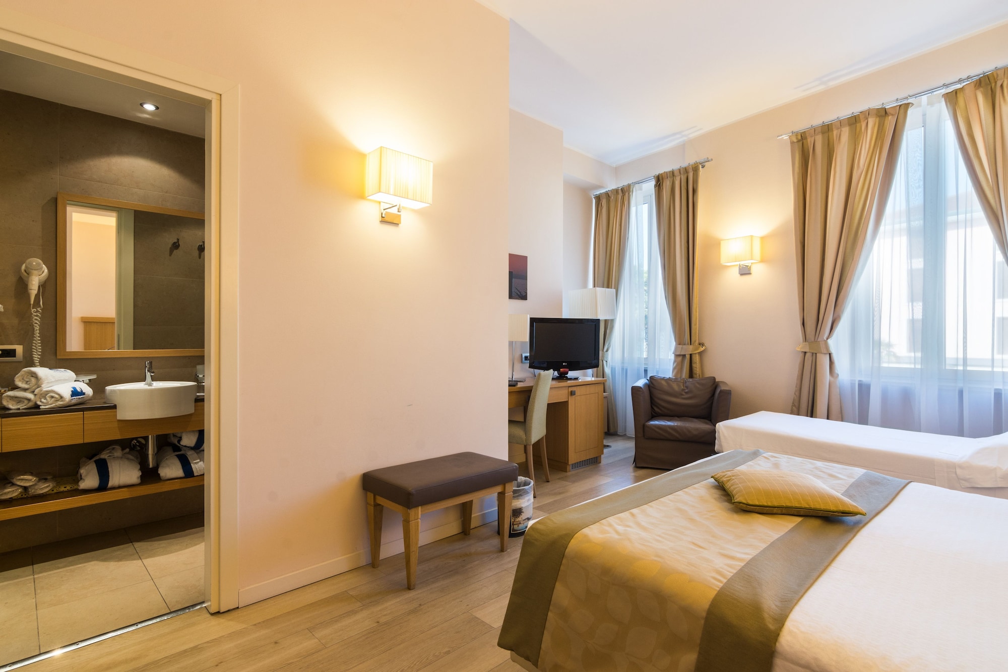 ECONOMY, DOUBLE BED