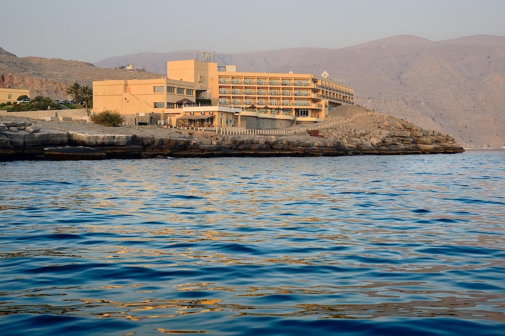Azimut Hotel Khasab 42/42