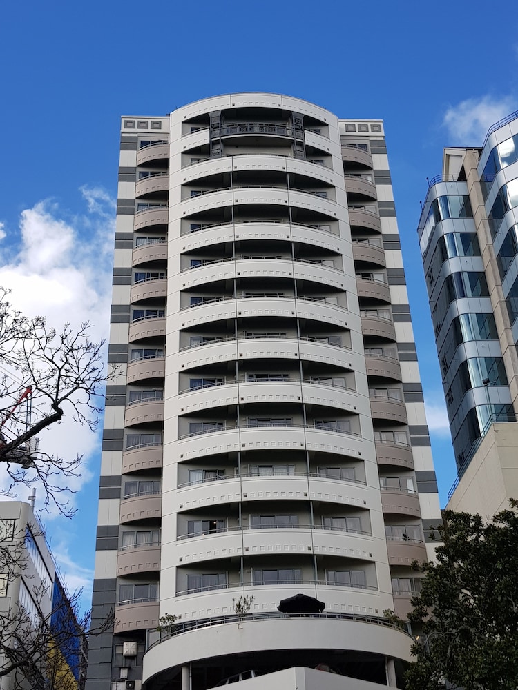 Quest Auckland 7/56