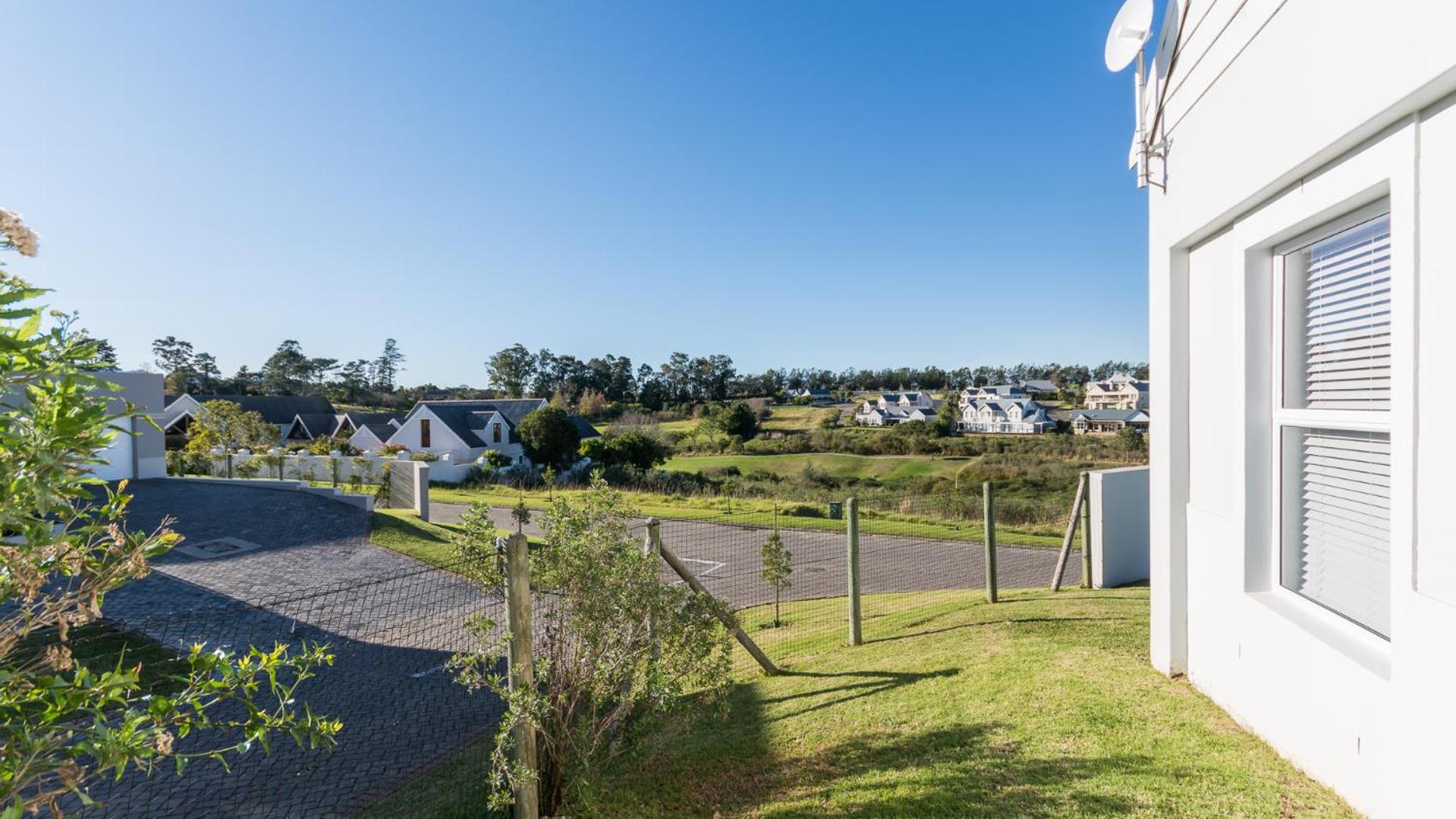 21 Manor Kingswood 33/41