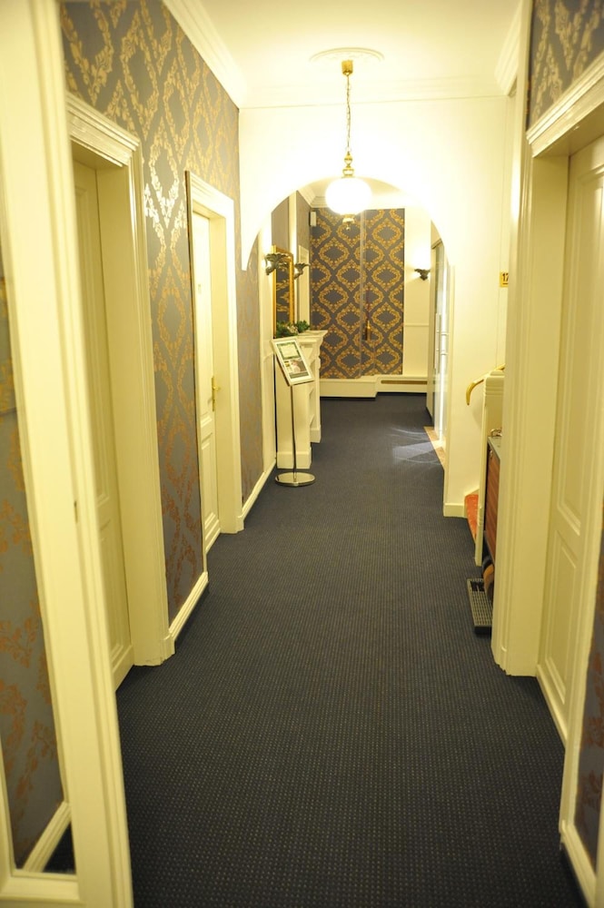 Hotel Rheinischer Hof 21/36