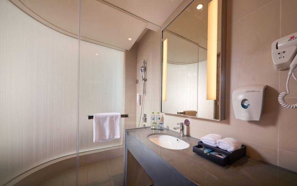 Holiday Inn Express Chengdu Huanhuaxi 13/67