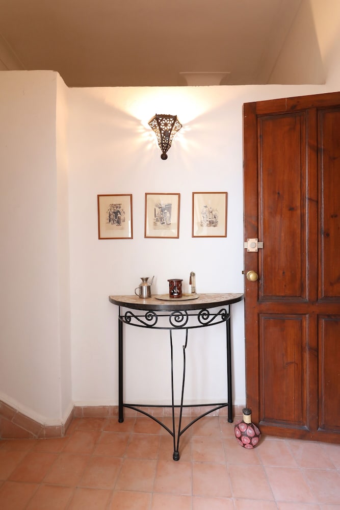 Riad Noor Charana 5/50