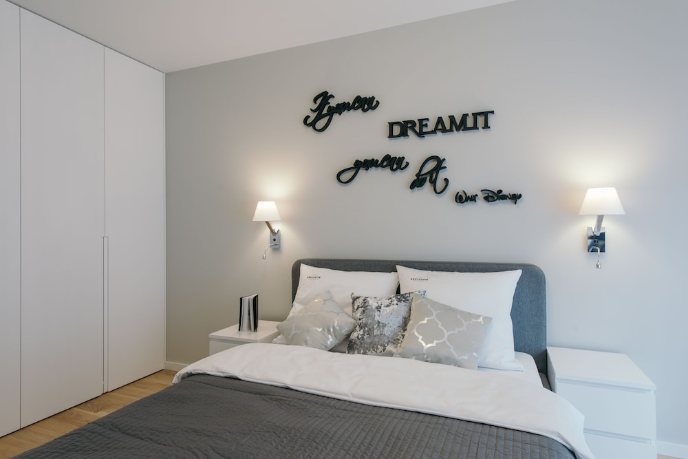 1 BEDROOM, DELUXE, APARTMENT