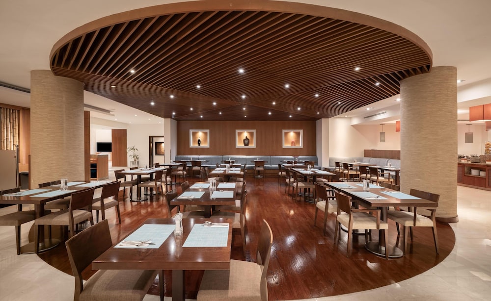 بارك إن باي راديسون الخبر(Park Inn By Radisson Al Khobar Hotel) 56/74