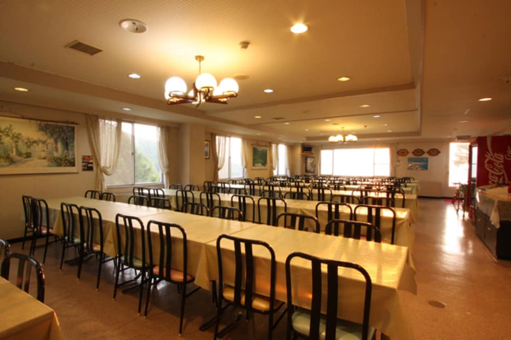 Kitashiga Holiday Inn 22/27