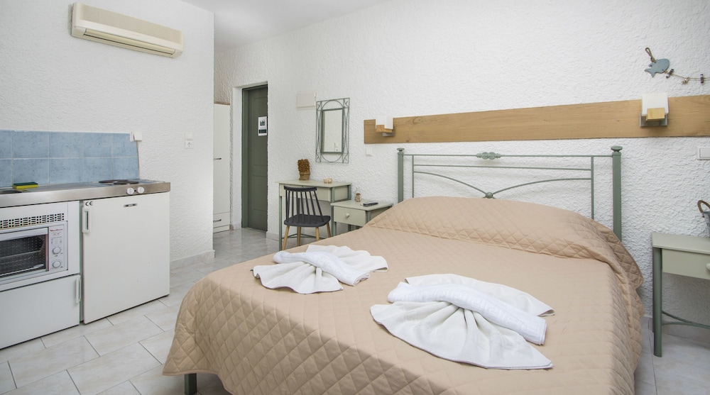 SYROS INN 4/29