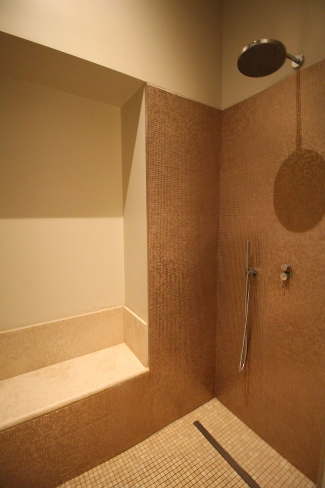 Domus 21 Luxury Suites 46/50
