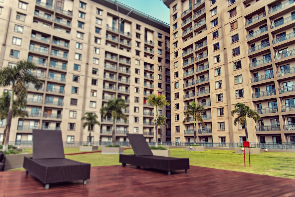 Westpoint Executive Suites - Apartments 12/70