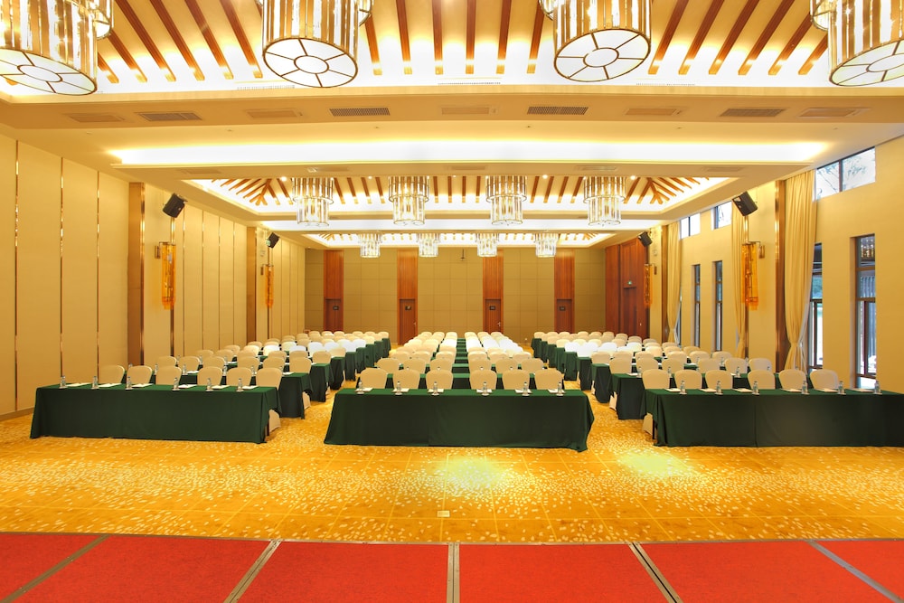 Country Garden Holiday Hot Spring Hotel photo5