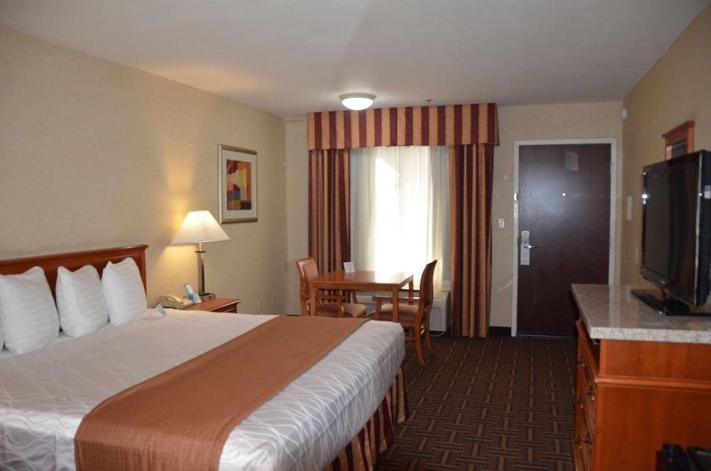 Best Western Norwalk Inn 17/35
