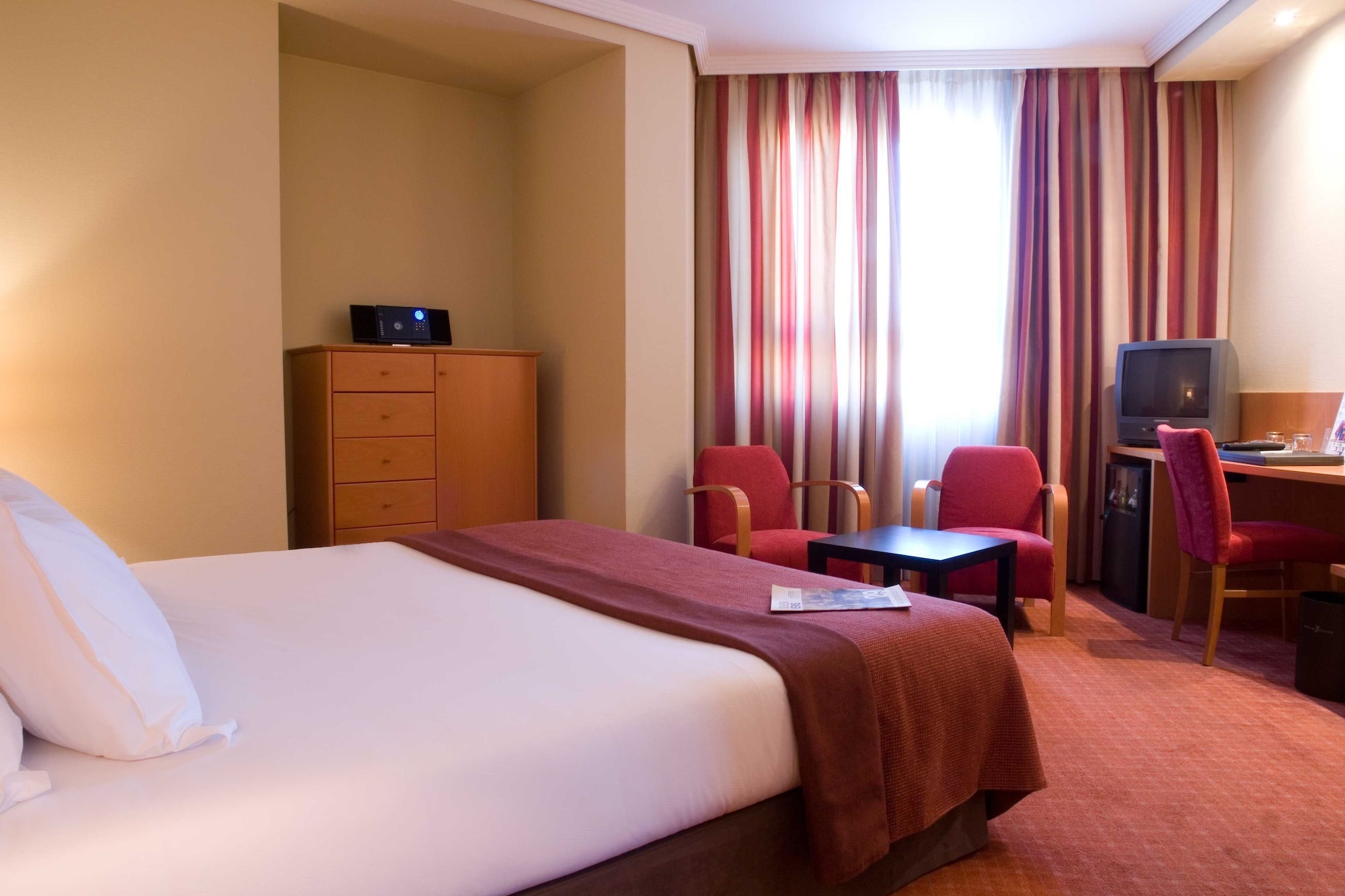 ROOM, TRIPLE