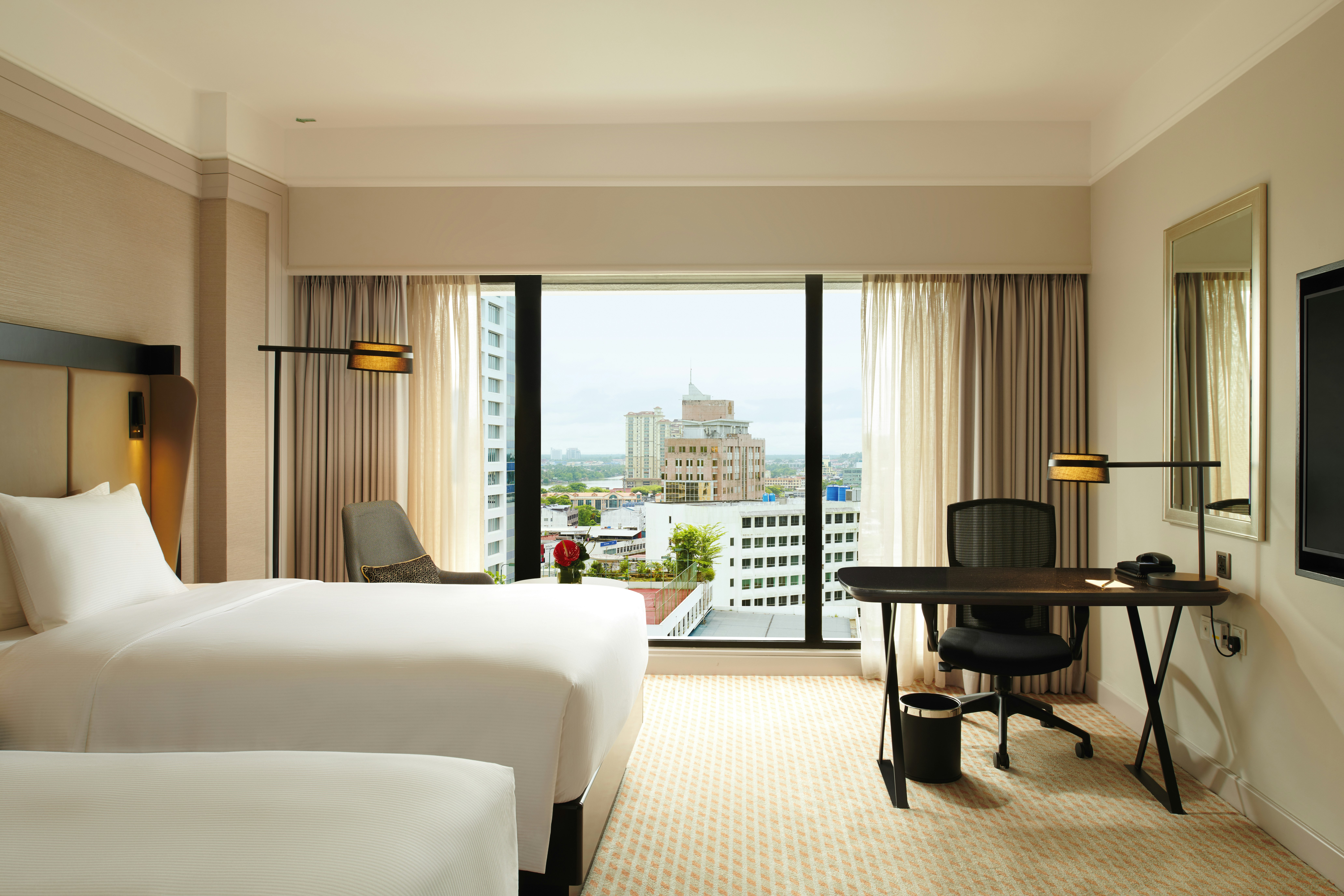 DELUXE, TWIN BEDS, CITY VIEW