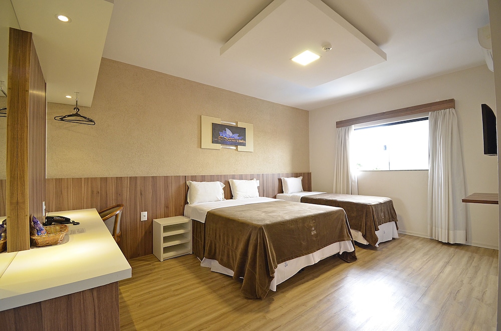 BUSINESS PARK HOTEL 12/69