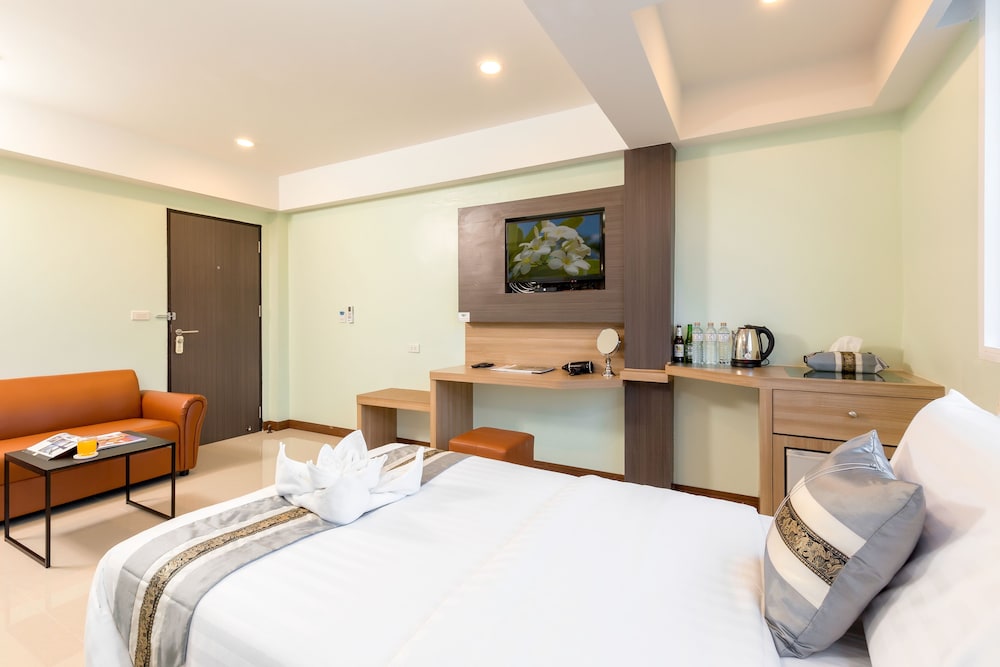 RoomQuest Suvarnabhumi Airport Rom Klao 13/55