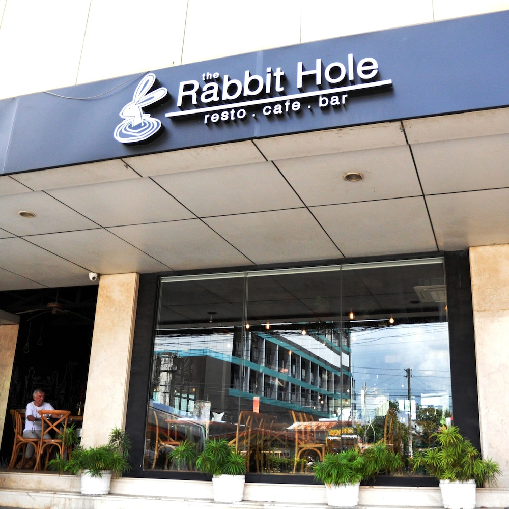 Goldberry Suites and Hotel Mactan photo1