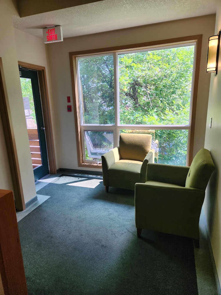 Waterton Lakes Lodge Resort 27/50