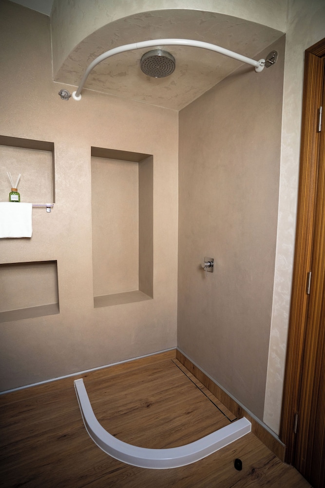 Privilege Suites By Central Park 45/69