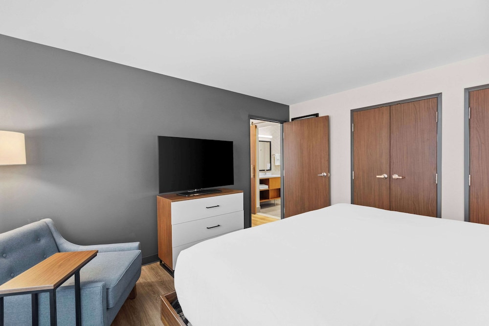 Everhome Suites Lexington - Horse Park 27/36