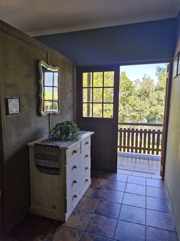 Ibis Place Guest House 3/50